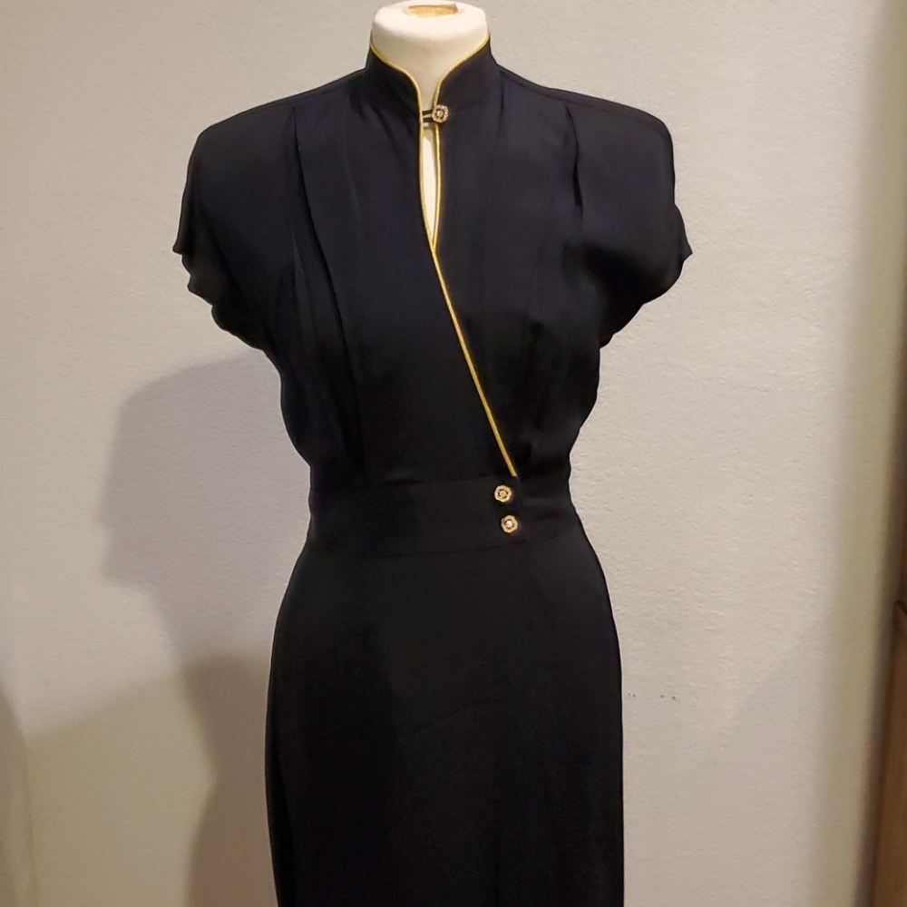 Collections Black and Gold Pantsuit Size 4